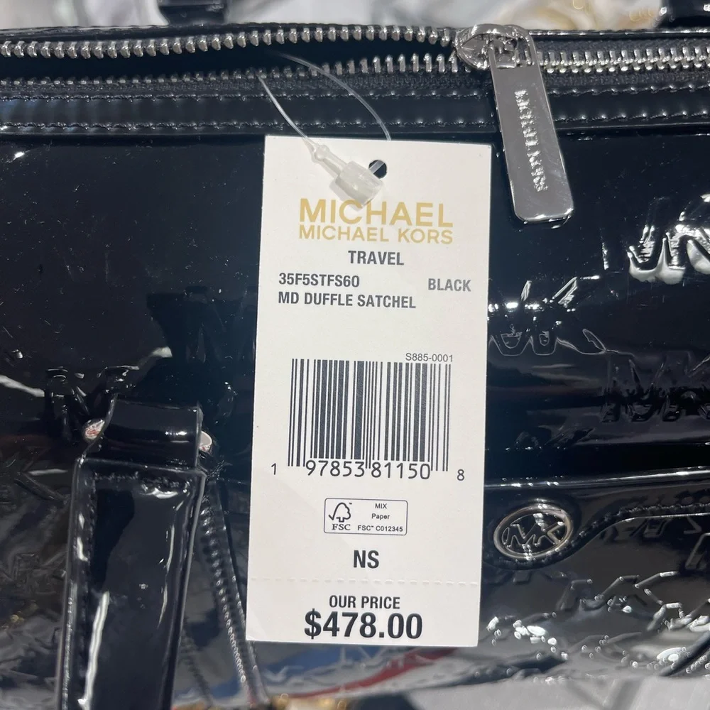 MICHAEL KORS Jet Set Medium Patent Logo Debossed Duffel Crossbody Bag
Black
NWT - Picture 9 of 16